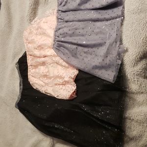 Lot of 3 girls size 6/7 skirts